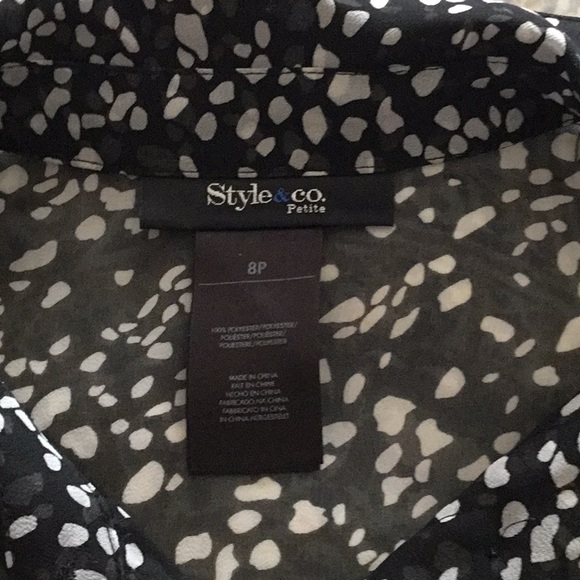 Light blouse with tie - Picture 2 of 3